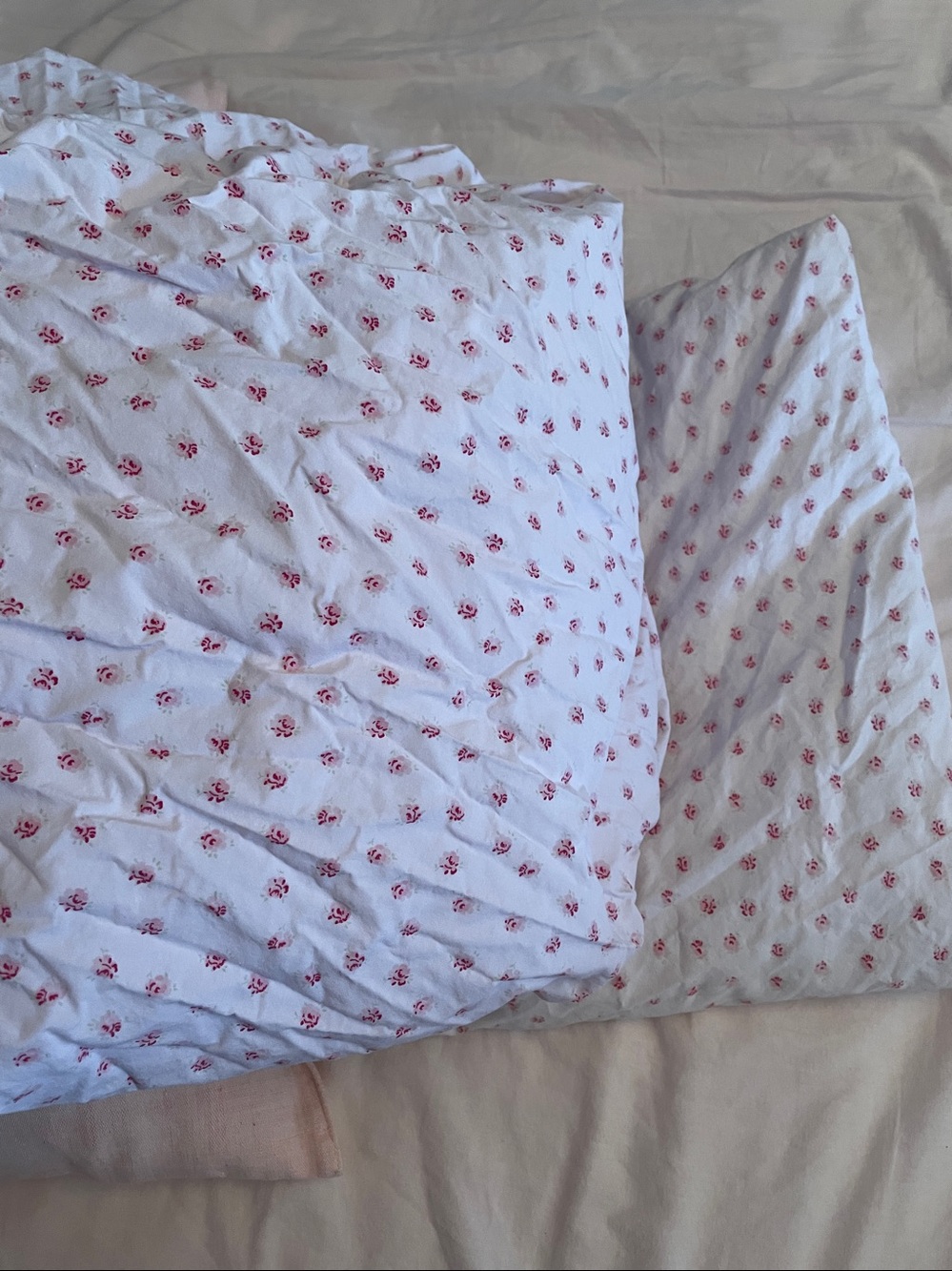 Shabby Chic Mini Roses Queen Sheet set - Picture 3 of 7